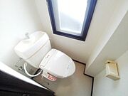 ウォシュレット付きのトイレです。