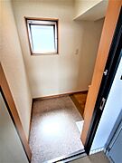 玄関から見たお部屋