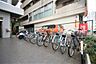 その他：エントランス前・自転車置き場