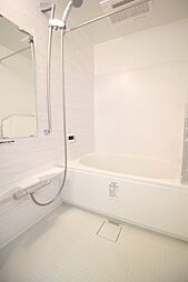 [風呂] お風呂は丸ごと交換済！浴室乾燥機付きの快適空間です