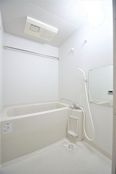 画像12:お風呂もきれいに清掃されております。