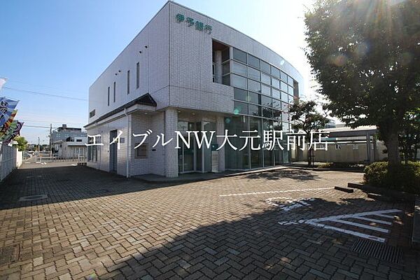 画像26:伊予銀行岡山南支店 363m