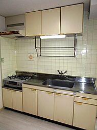 [キッチン] 調理スペースの広い使いやすいキッチンです。
