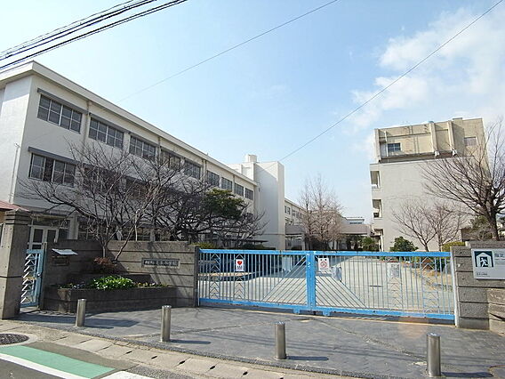 瓦木小学校　約...