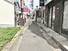 外観：前面道路含む現地写真