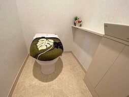 [トイレ] 【トイレ】タンクレスタイプを採用。清潔感を保ております。