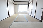 バルコニー側和室