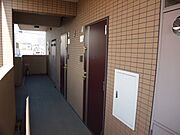 共用廊下（写真は４０４号室）