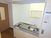キッチン横に冷蔵庫置場