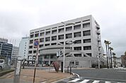 下関警察署（545m）