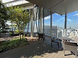 [その他] 24階のスカイラウンジ。国会議事堂、スカイツリー、東京タワーを望む贅沢な空間。