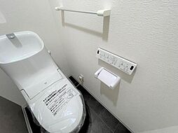 [トイレ] ピカピカシャワートイレ・新規交換済み
