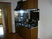 清潔感のあるアルミパネルキッチン