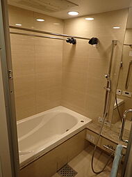 [風呂] 追い焚き機能や、浴室乾燥、浴室ミストもついています。