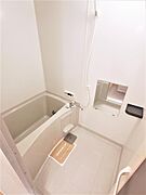 追い焚き機能付きのお風呂です。