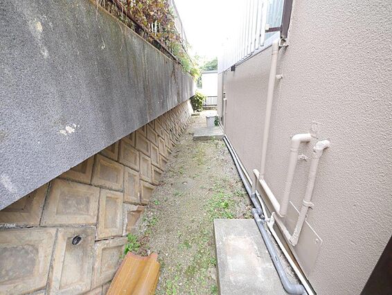 隣地との境界で...