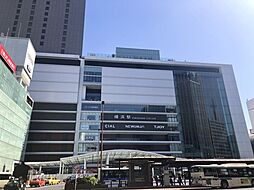 [周辺] 『横浜』駅　1040m　ビッグターミナル『横浜』駅は、ビジネス・ショッピング・観光においても中心的役割を担う駅。 