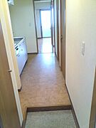 玄関から居間を撮影（１階同タイプ ）