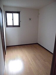 クオート・ヴィアーレ 102 1階1DKの寝室