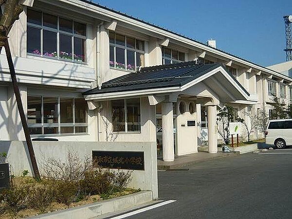 画像19:鳥取市立城北小学校917m