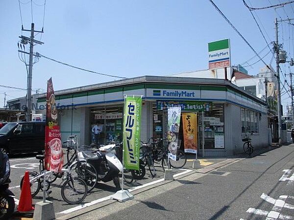 画像9:ファミリーマート大阪金剛駅前店358m