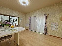 高崎4丁目戸建 4SLDKのリビング/ダイニング