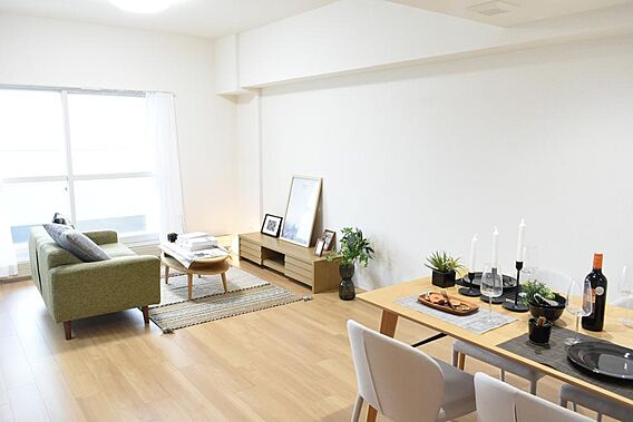 リビング/ダイ...