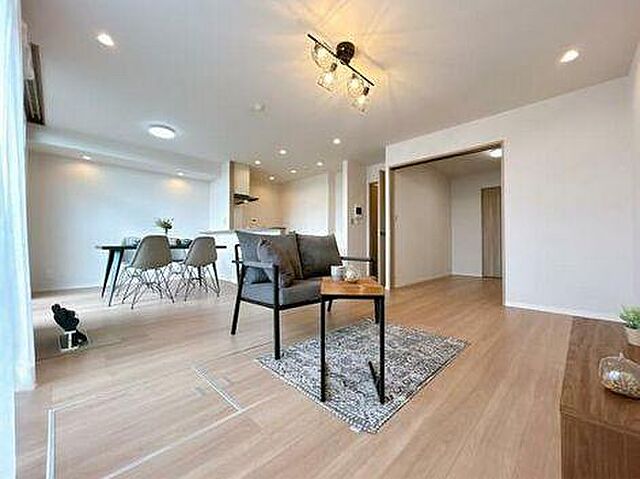 リビング/ダイニング ルネス皆春 9階/902