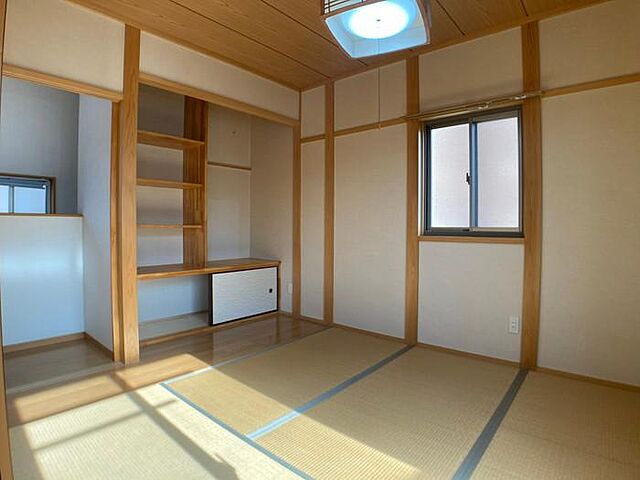 室内 松山市衣山1丁目