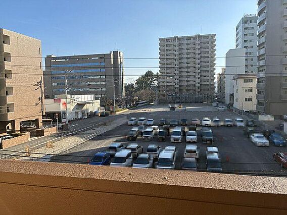 バルコニーから...