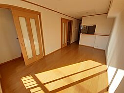 ノーブルメゾン 203 2階2LDKのリビング/ダイニング