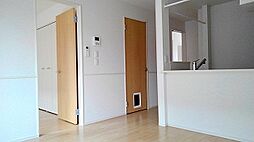 ヴィクトワール 101 1階2LDKのリビング/ダイニング