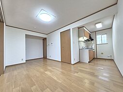 ヒルシュハウスＢ 101 1階2LDKのリビング/ダイニング