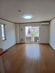 シャンロジュマン 101 1階ワンルームのリビング/ダイニング