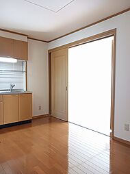 アルコ・イーリスＡ 102 1階2DKのリビング/ダイニング