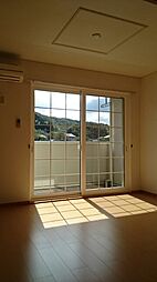 リヴァーサイド意宇V 101 1階2DKのリビング/ダイニング