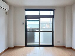 ヴィル・フォーレII 104 1階2DKのリビング/ダイニング