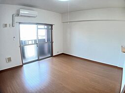 ロイヤルヒルズ 505 5階ワンルームのリビング/ダイニング