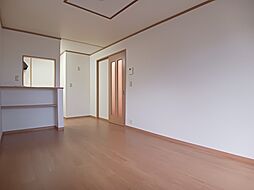 山の弐番館 203 2階2LDKのリビング/ダイニング