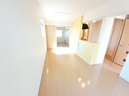 オーク・エミアスＢ 101 1階1LDKのリビング/ダイニング