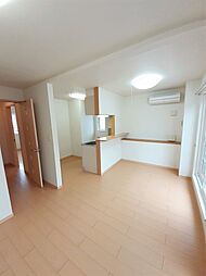 マーヴェラスＡ 203 2階1LDKのリビング/ダイニング