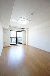 ライツェント・ガッセ・エリカ 102 1階ワンルームのリビング/ダイニング