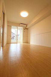 スリーリーフクローバーＹ．ＴI 103 1階1LDKのリビング/ダイニング