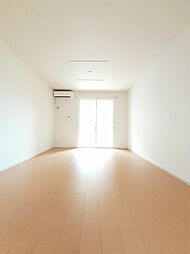 セイリングVII 101 1階1LDKのリビング/ダイニング