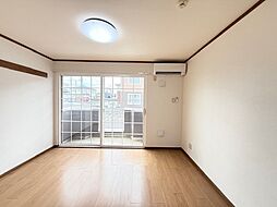 ＫＭヴィレッジII 102 1階2DKのリビング/ダイニング