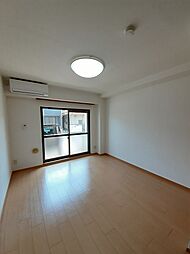 グロウステイトＷ 102 1階ワンルームのリビング/ダイニング