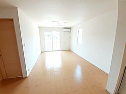 メゾンブリエ 102 1階1LDKのリビング/ダイニング