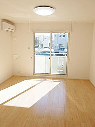 ジャルダン　ヴェール 101 1階ワンルームのリビング/ダイニング