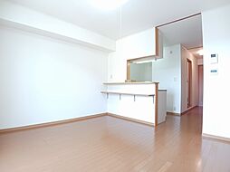 プラムII 202 2階1LDKのリビング/ダイニング