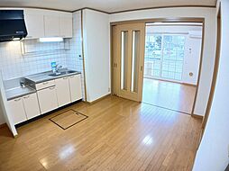 アバンツァート・II 102 1階2DKのリビング/ダイニング